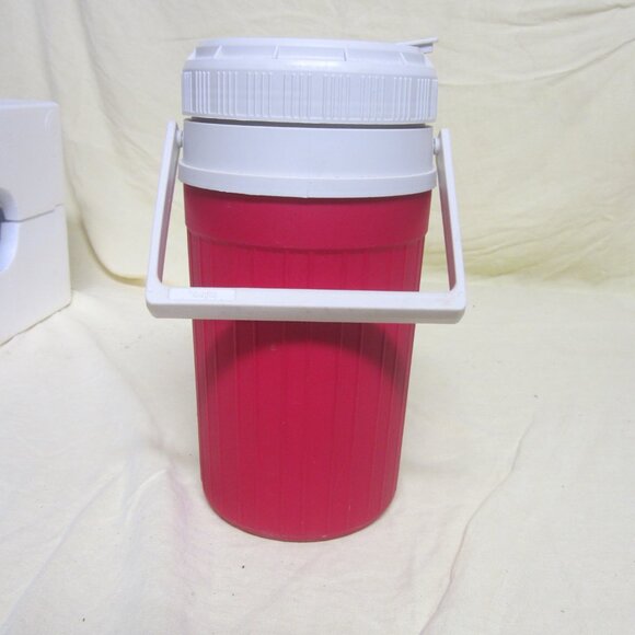 VTG 80'S LIPTON ICED TEA PROMO COOLER JUG 1/2 GAL $EACH - Picture 4 of 14